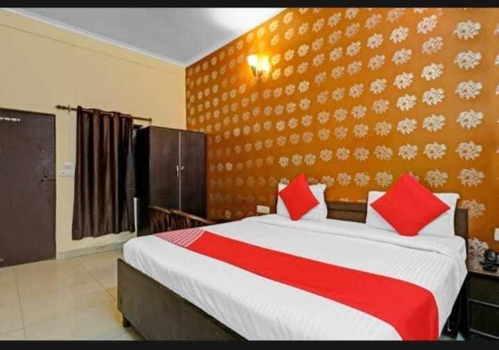 OYO 9148 Hotel Global Inn Nuova Delhi Esterno foto