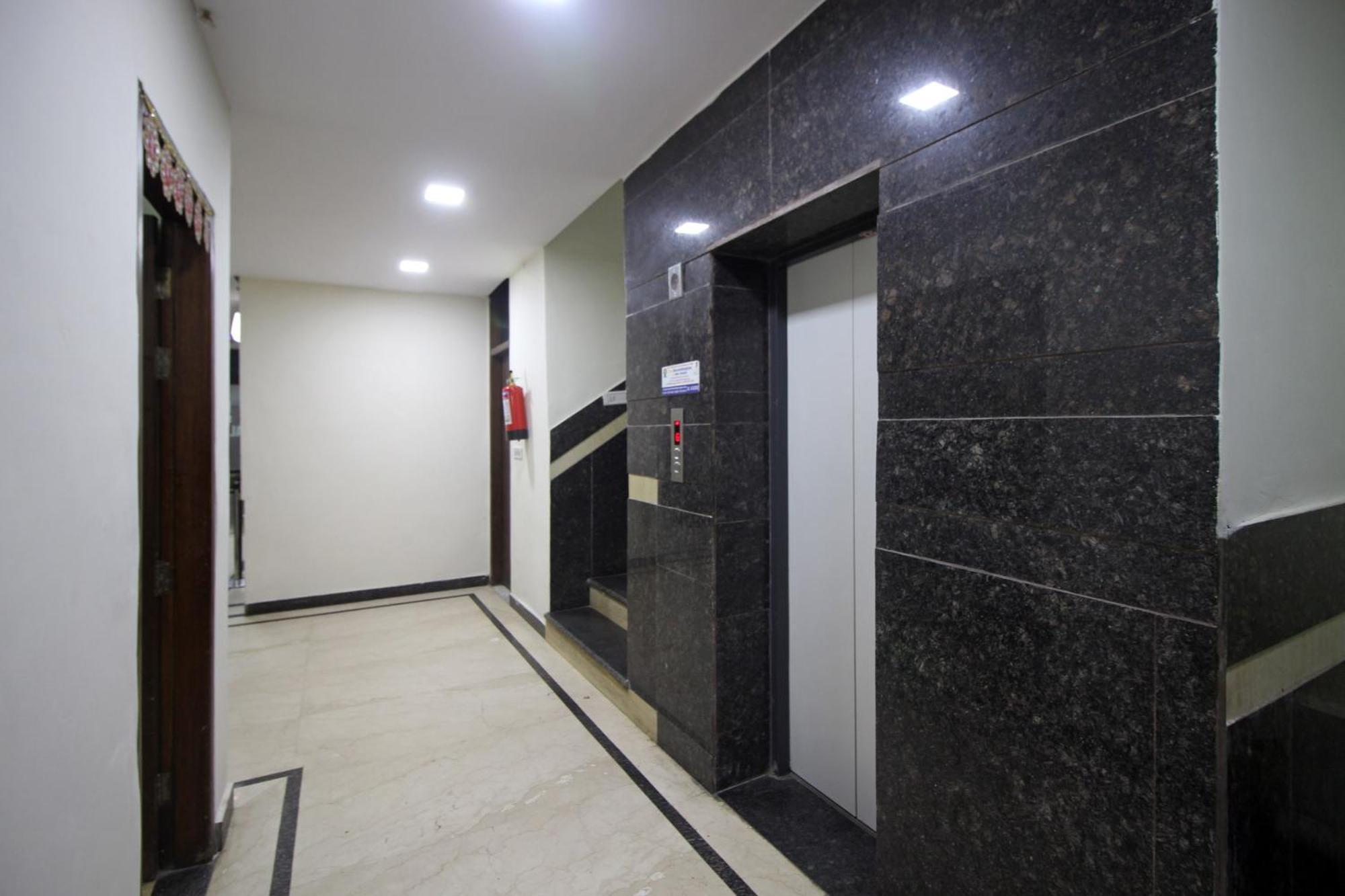 OYO 9148 Hotel Global Inn Nuova Delhi Esterno foto