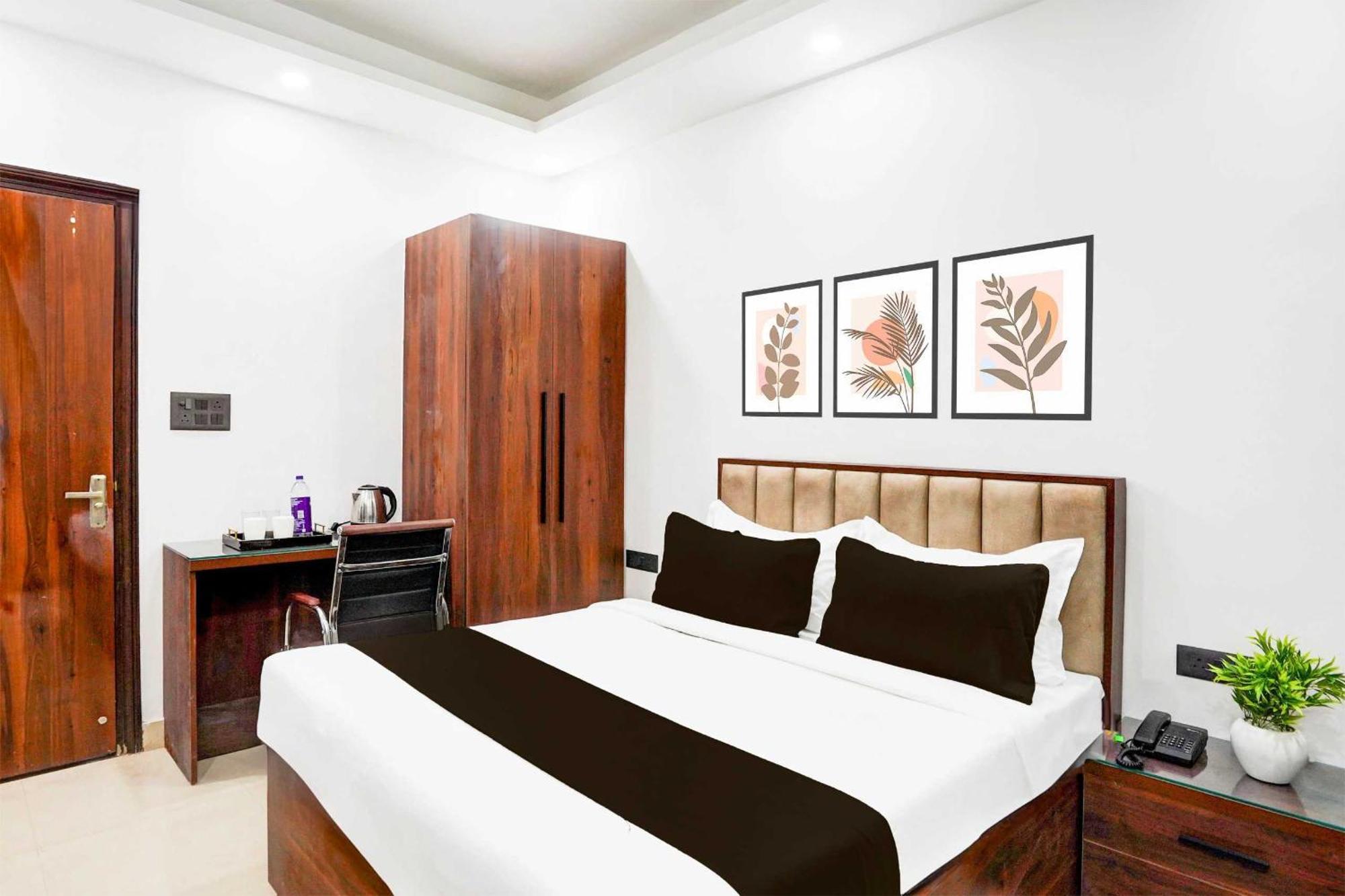 OYO 9148 Hotel Global Inn Nuova Delhi Esterno foto
