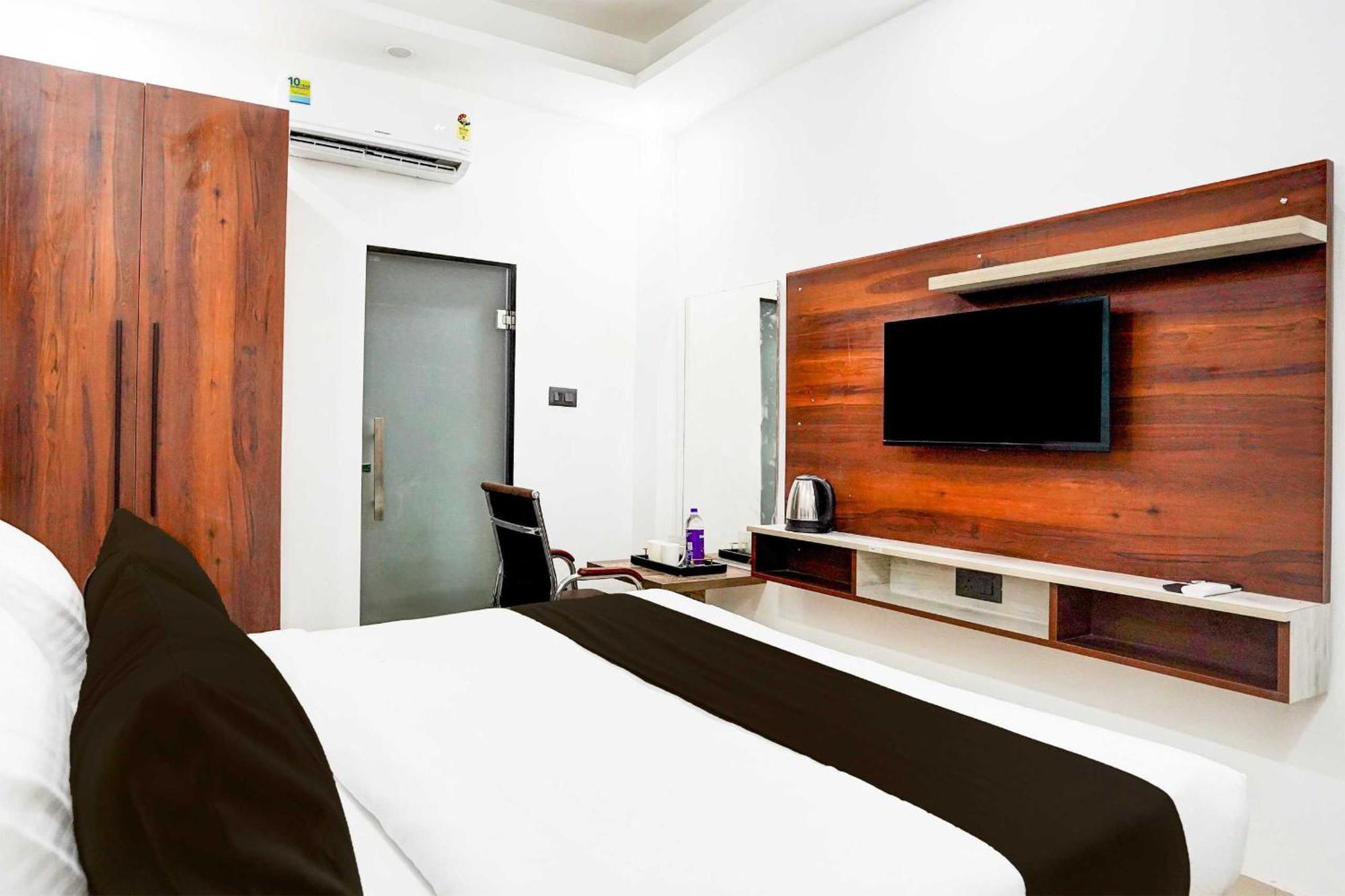 OYO 9148 Hotel Global Inn Nuova Delhi Esterno foto