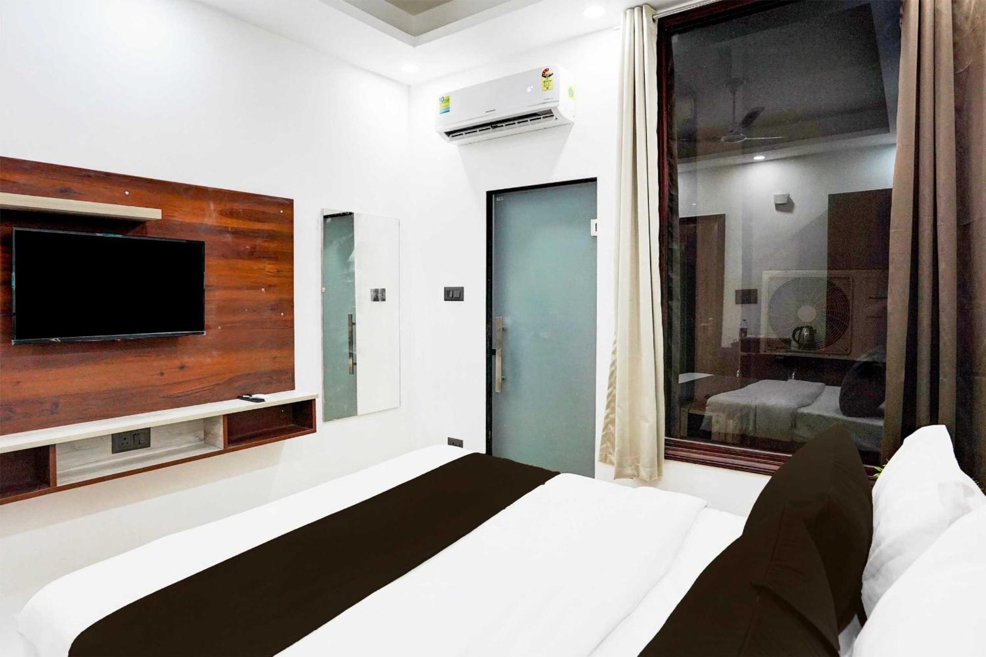 OYO 9148 Hotel Global Inn Nuova Delhi Esterno foto