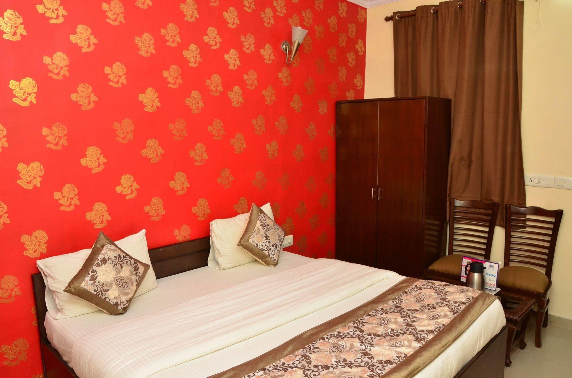 OYO 9148 Hotel Global Inn Nuova Delhi Esterno foto