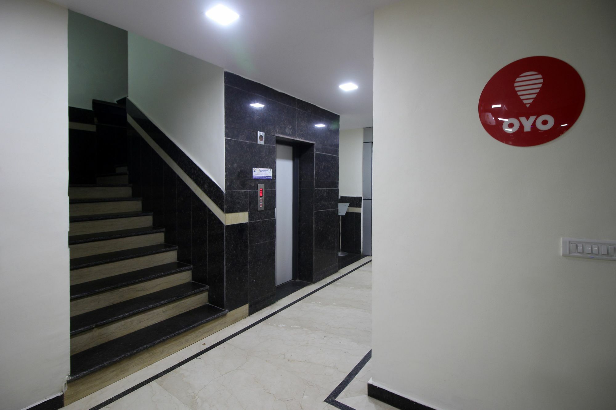 OYO 9148 Hotel Global Inn Nuova Delhi Esterno foto