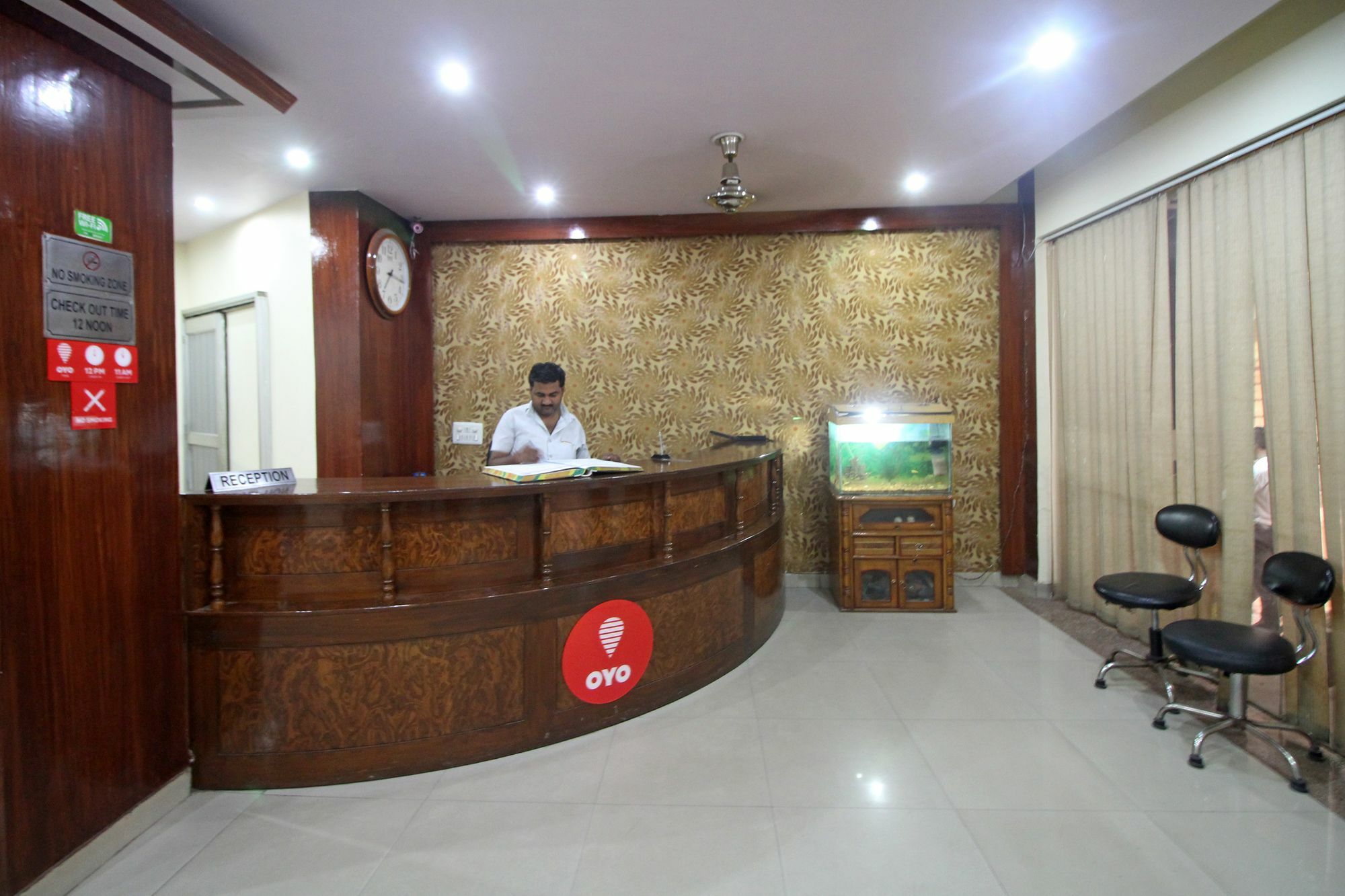 OYO 9148 Hotel Global Inn Nuova Delhi Esterno foto